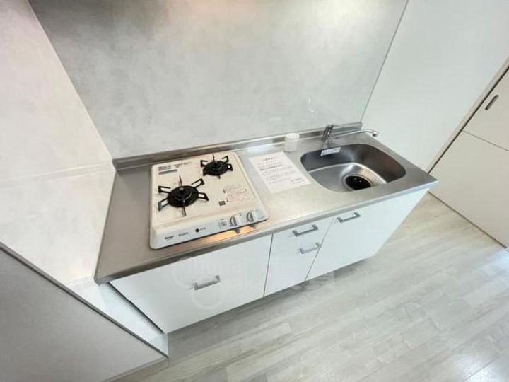 大阪府吹田市南吹田5丁目の賃貸マンションのキッチン