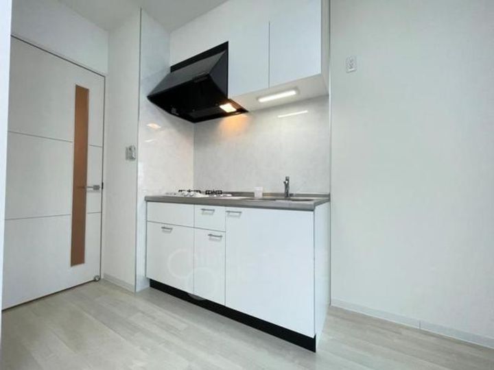 大阪府吹田市南吹田5丁目の賃貸マンションのキッチン