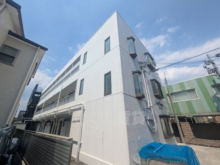 大阪府茨木市大住町の賃貸マンションの外観