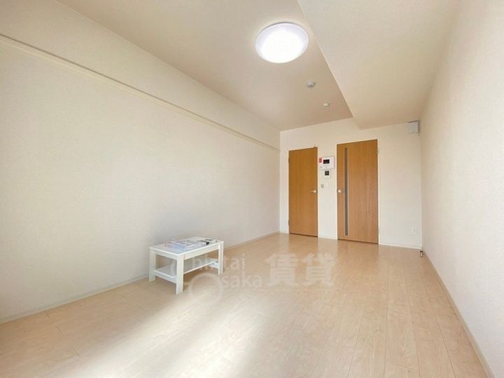 大阪府吹田市岸部中1丁目の賃貸マンションの居間