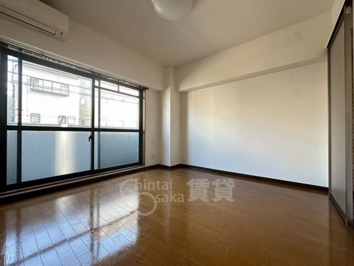 大阪府大阪市東淀川区豊里6丁目の賃貸マンションの居間