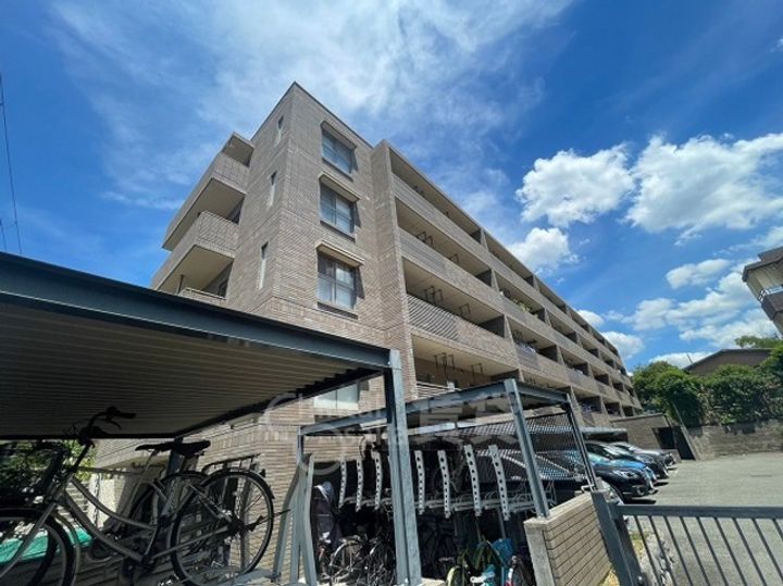 大阪府吹田市千里山西2丁目の賃貸マンションの外観