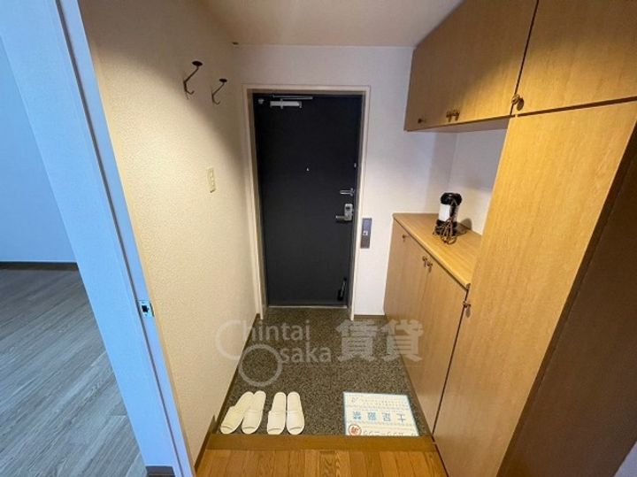 大阪府吹田市千里山西2丁目の賃貸マンションの玄関