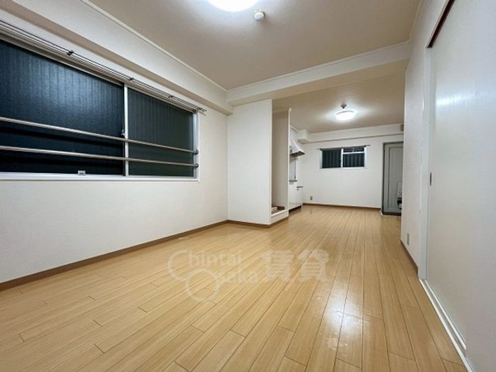 大阪府池田市神田1丁目の賃貸マンションの居間