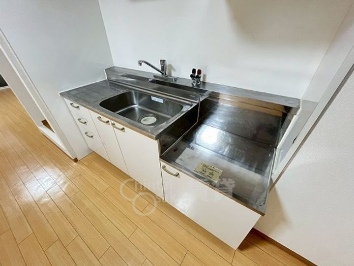 大阪府池田市神田1丁目の賃貸マンションのキッチン