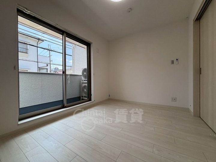 大阪府摂津市一津屋1丁目の賃貸アパートの居間