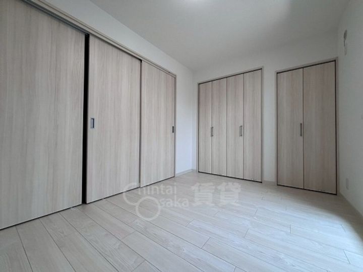 大阪府摂津市一津屋1丁目の賃貸アパートの居間