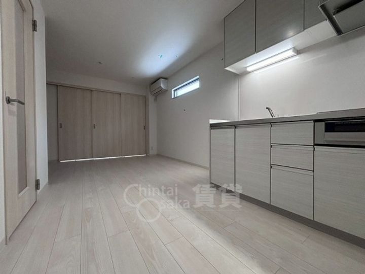 ラモーナ一津屋1の居間