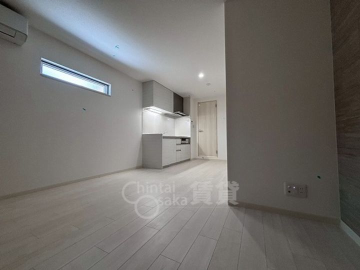 ラモーナ一津屋1の居間