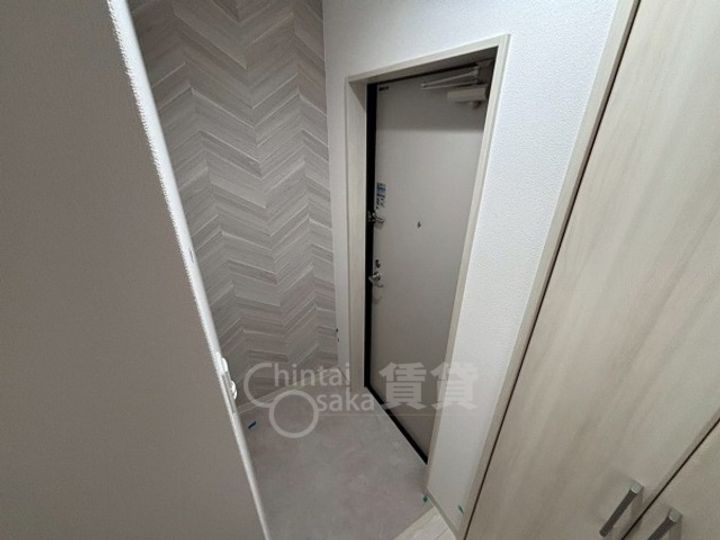 ラモーナ一津屋1の玄関