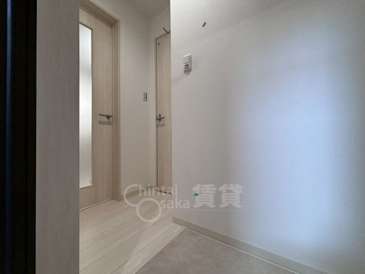 ラモーナ一津屋1の玄関