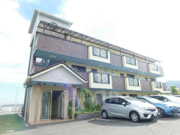 兵庫県川西市萩原2丁目の賃貸マンションの外観