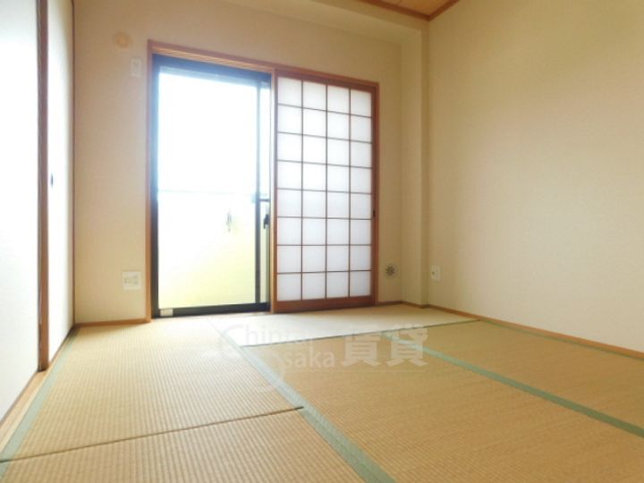 兵庫県川西市萩原2丁目の賃貸マンションの寝室