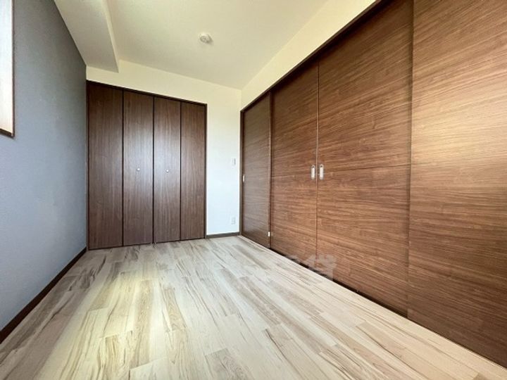 兵庫県川西市寺畑2丁目の賃貸マンションの居間
