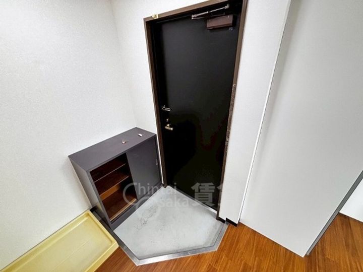 大阪府豊中市末広町2丁目の賃貸マンションの玄関