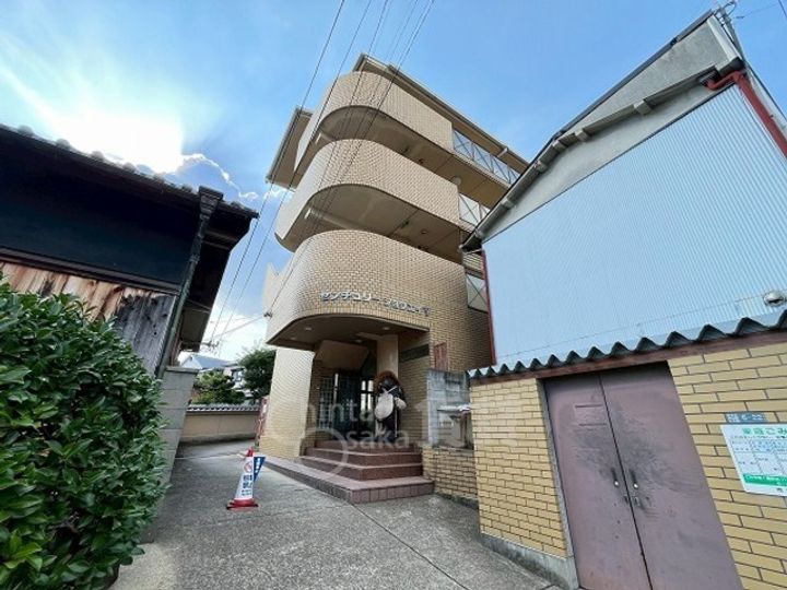 センチュリーショウエイ5の外観