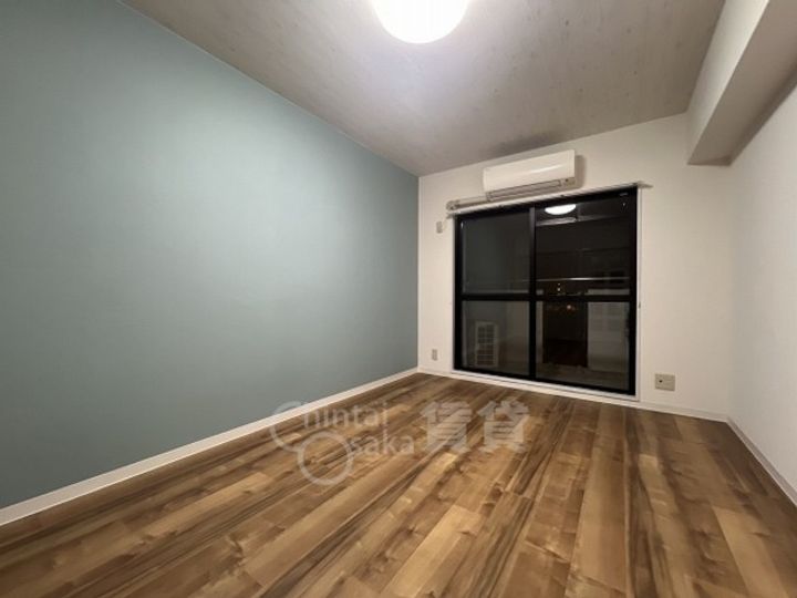 大阪府豊中市螢池北町1丁目の賃貸マンションの居間