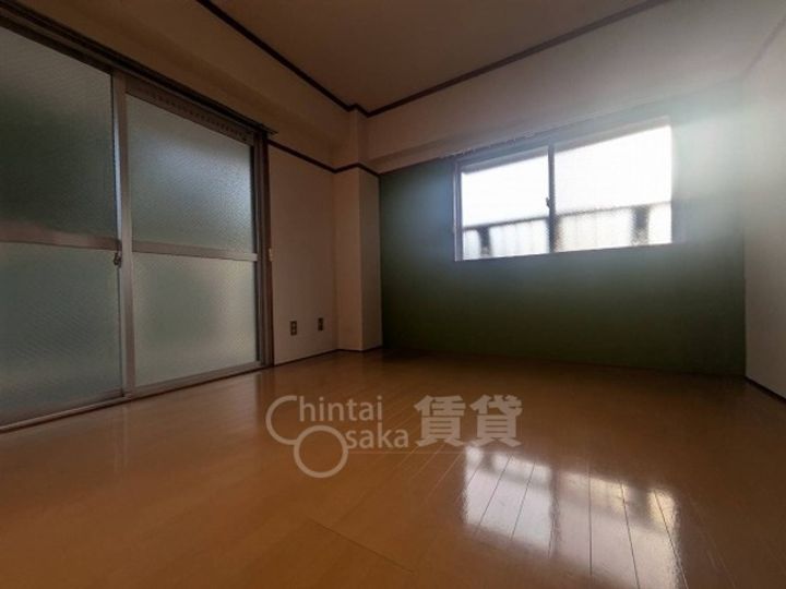 山本マンションの居間