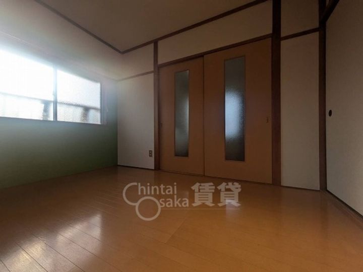 山本マンションの居間