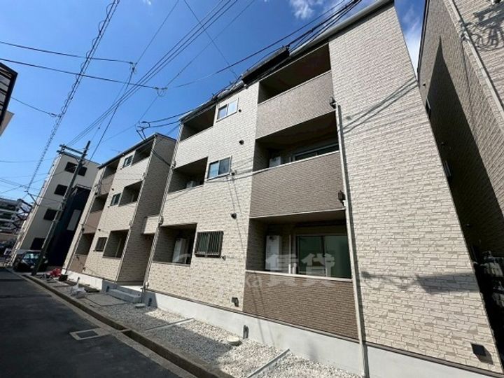 ジラフ吹田内本町の外観