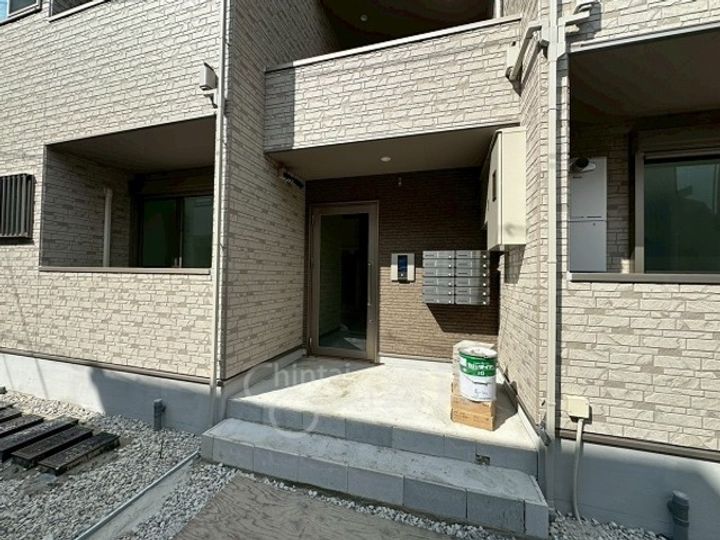 ジラフ吹田内本町の玄関