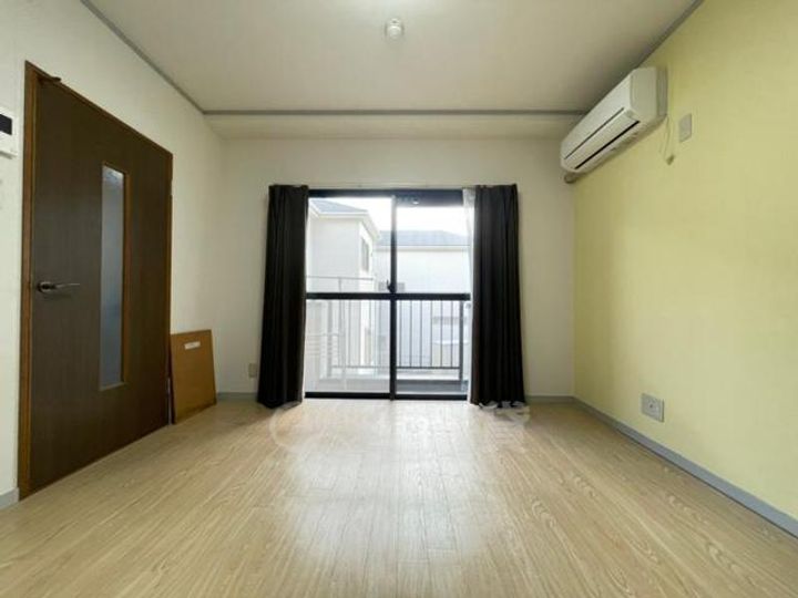 ハピネスオークの居間