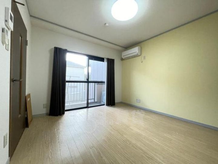 ハピネスオークの居間