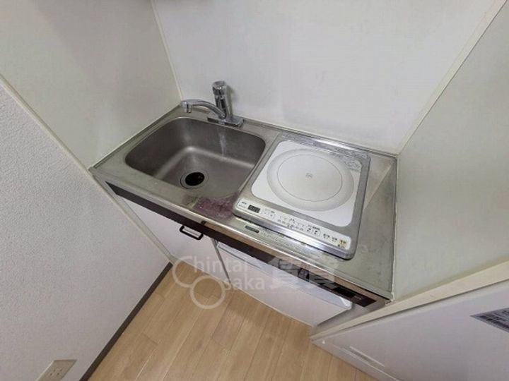 大阪府豊中市服部西町2丁目の賃貸マンションのキッチン