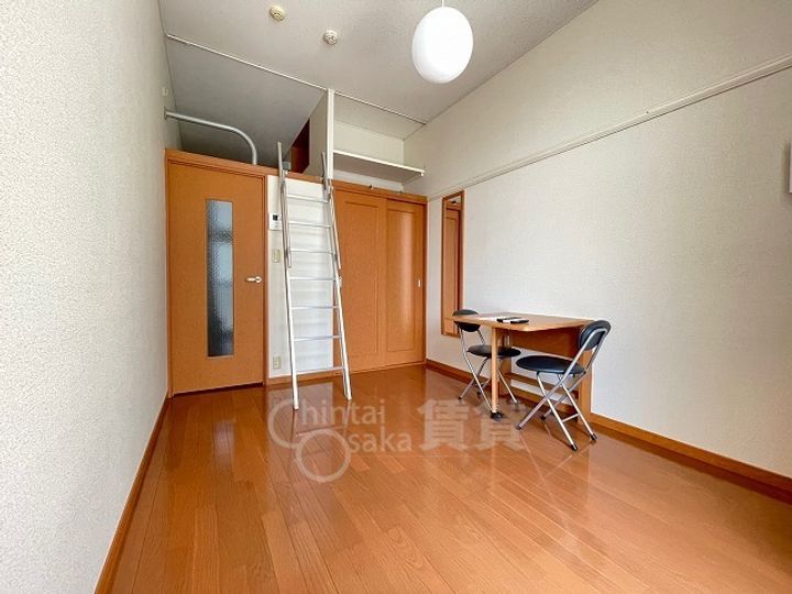 大阪府吹田市青葉丘南の賃貸アパートの寝室