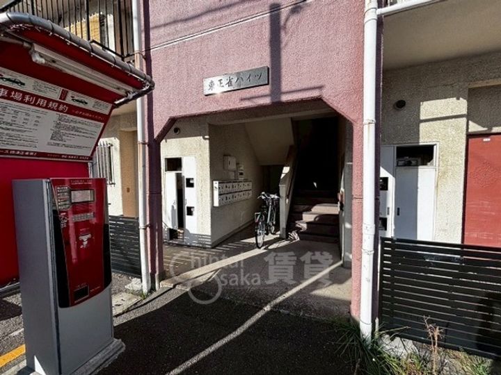 東正雀ハイツの玄関