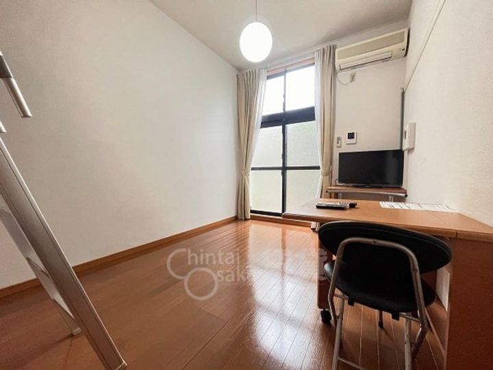 レオパレス三津屋の居間