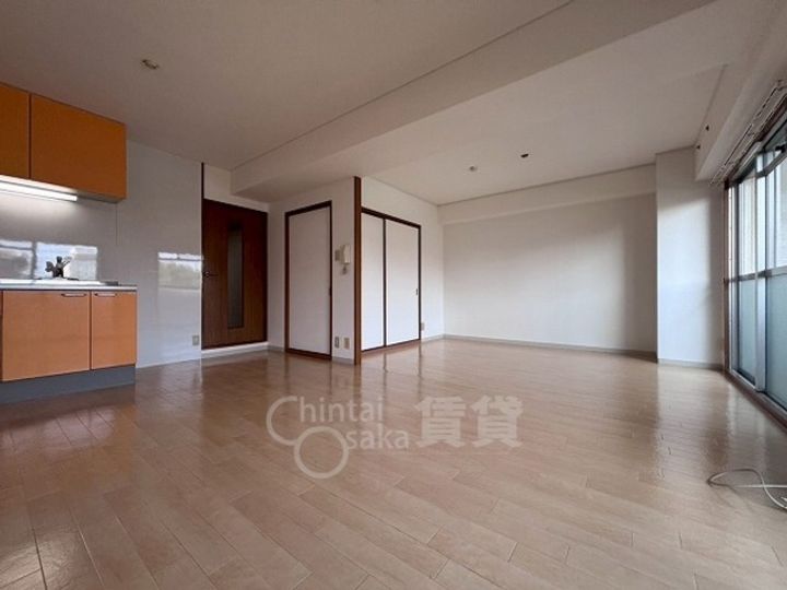 ブルージュ摂津の居間