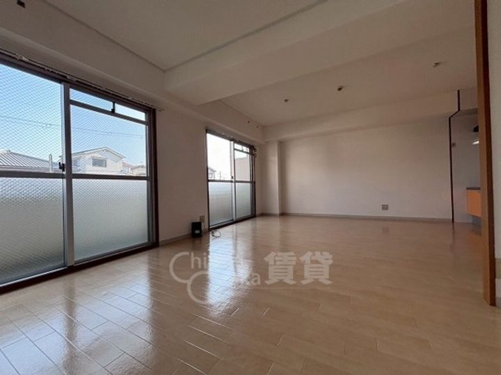 ブルージュ摂津の居間