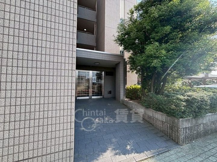 ブルージュ摂津の玄関