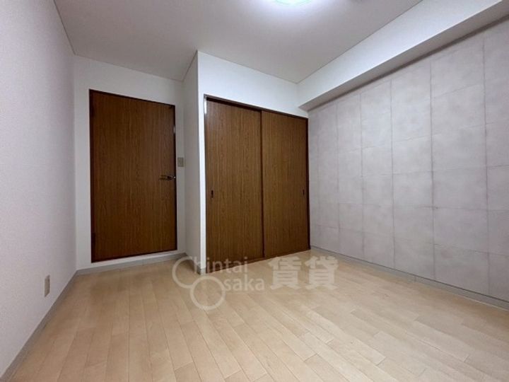 ブルージュ摂津の居間