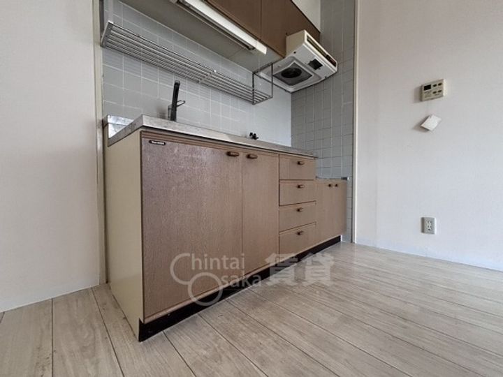 大阪府茨木市真砂3丁目の賃貸マンションのキッチン