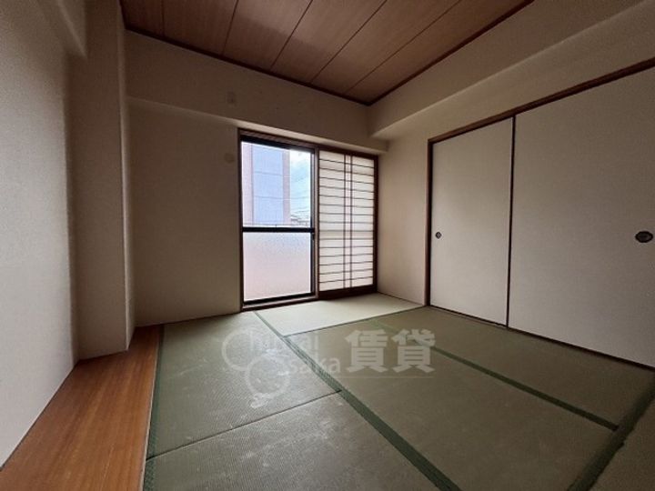 大阪府茨木市真砂3丁目の賃貸マンションの寝室