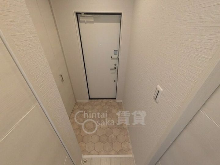 シェモア茨木市郡山2丁目の玄関