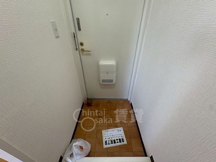 大阪府大阪市東淀川区淡路5丁目の賃貸マンションの玄関