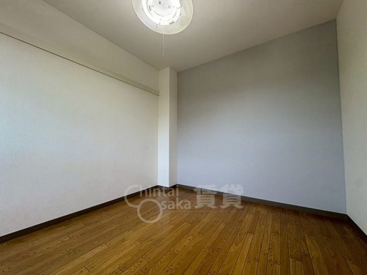 大阪府大阪市東淀川区淡路5丁目の賃貸マンションの居間