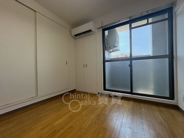 大阪府大阪市東淀川区淡路5丁目の賃貸マンションの居間