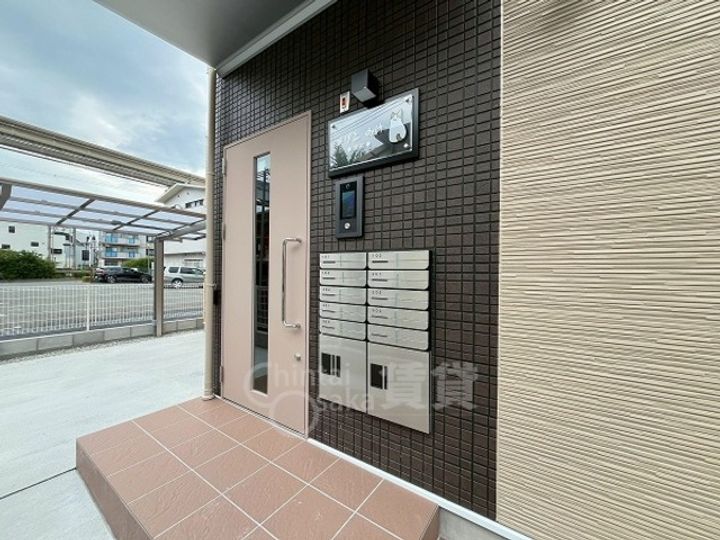 大阪府豊中市螢池東町3丁目の賃貸アパートの玄関