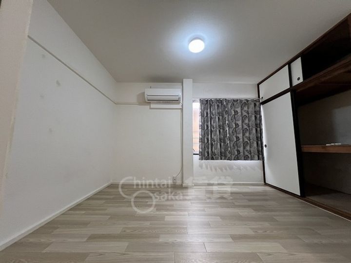 早川マンション長居ビルの居間