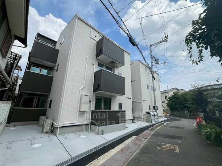 兵庫県川西市小花1丁目の賃貸アパートの外観
