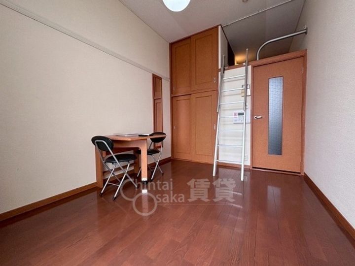 大阪府茨木市鮎川5丁目の賃貸マンションの居間