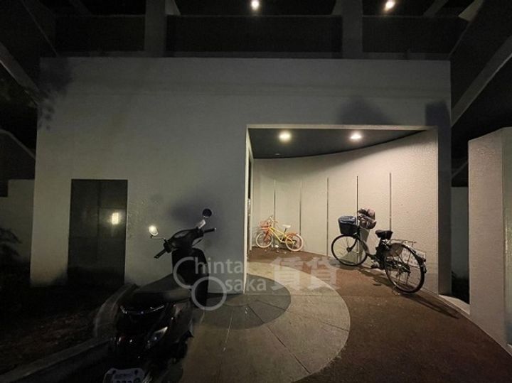 大阪府池田市渋谷3丁目の賃貸マンションの玄関