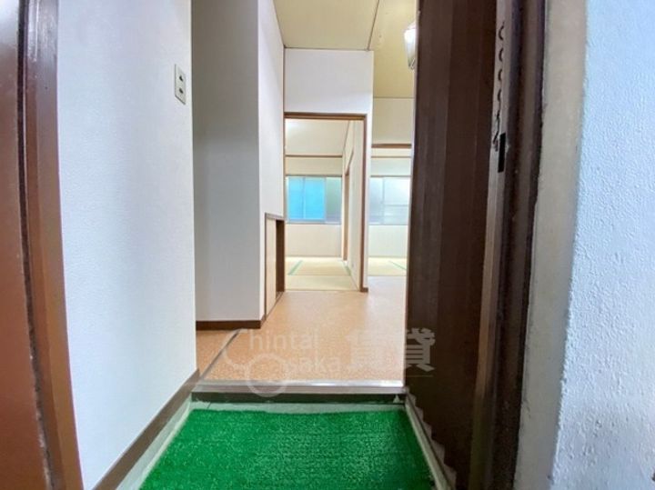 大阪府豊中市庄内栄町4丁目の賃貸マンションの玄関
