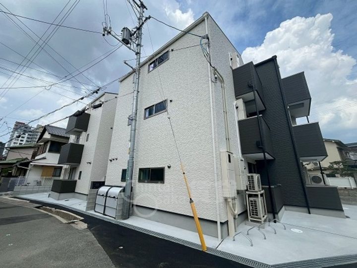 兵庫県川西市小花1丁目の賃貸アパートの外観