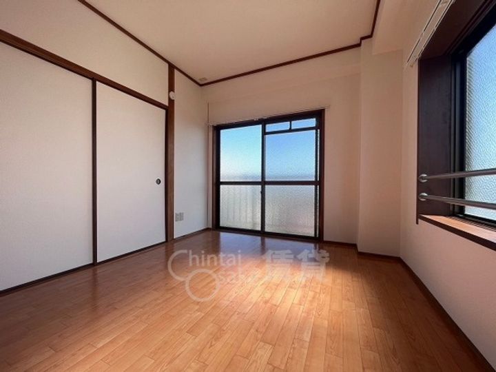大阪府豊中市上野西4丁目の賃貸マンションの居間