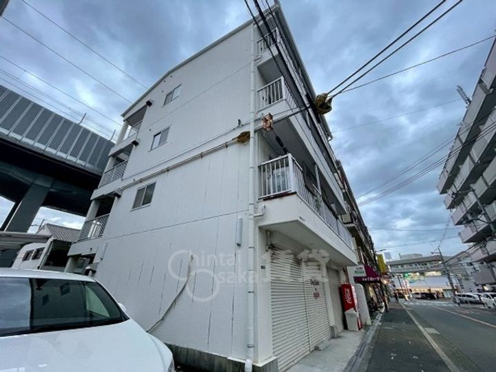 清明ハイツの外観